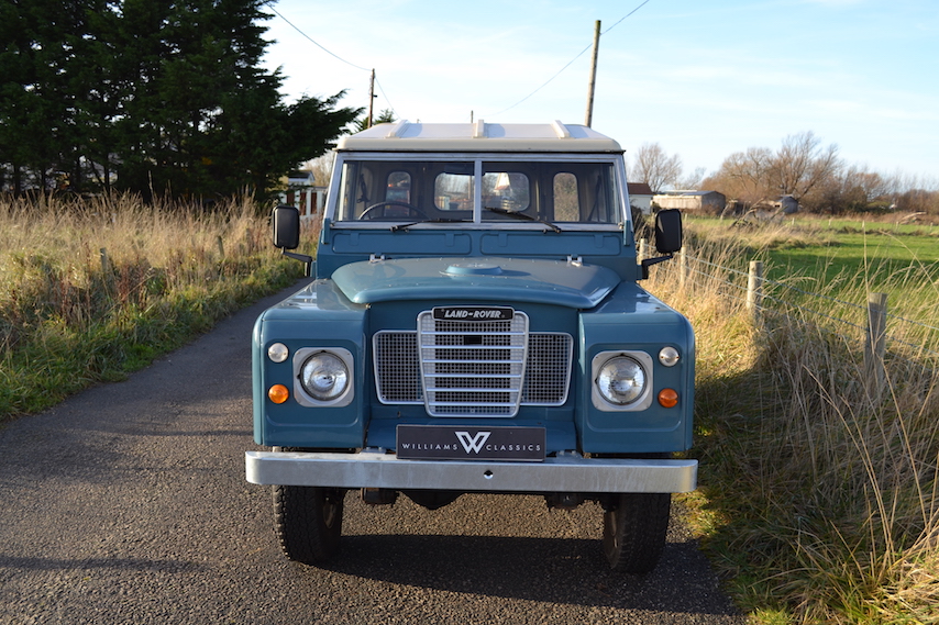 UNIVERSAL HOBBIES Land Rover Series Iii White 1978 Mint Boxed EUR 18,71 - FR