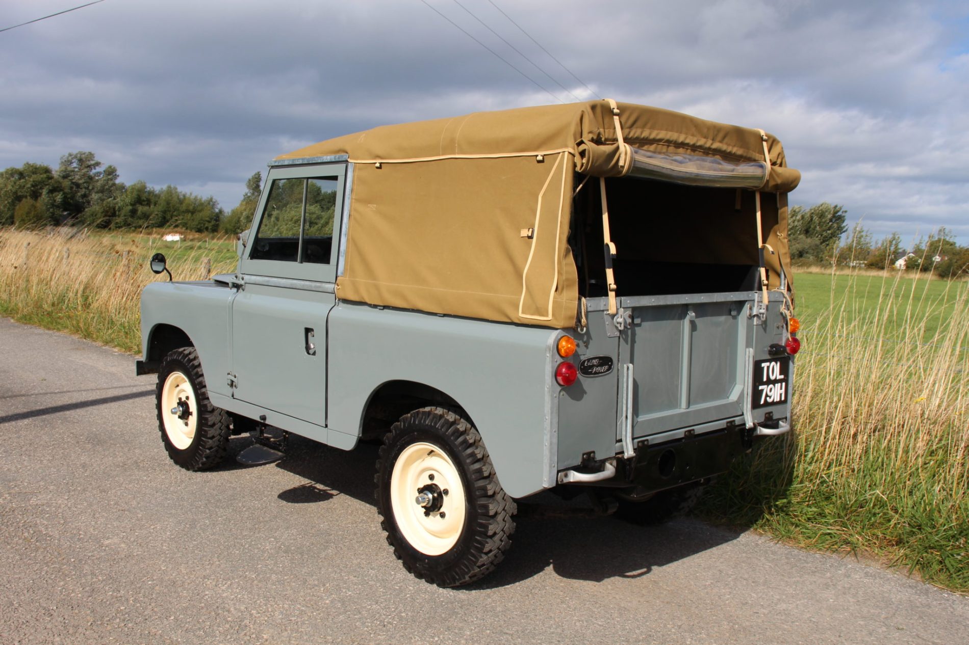 Land Rover Series 2a 88 U0026quot Soft Top Nut U0026 Bolt Restoration