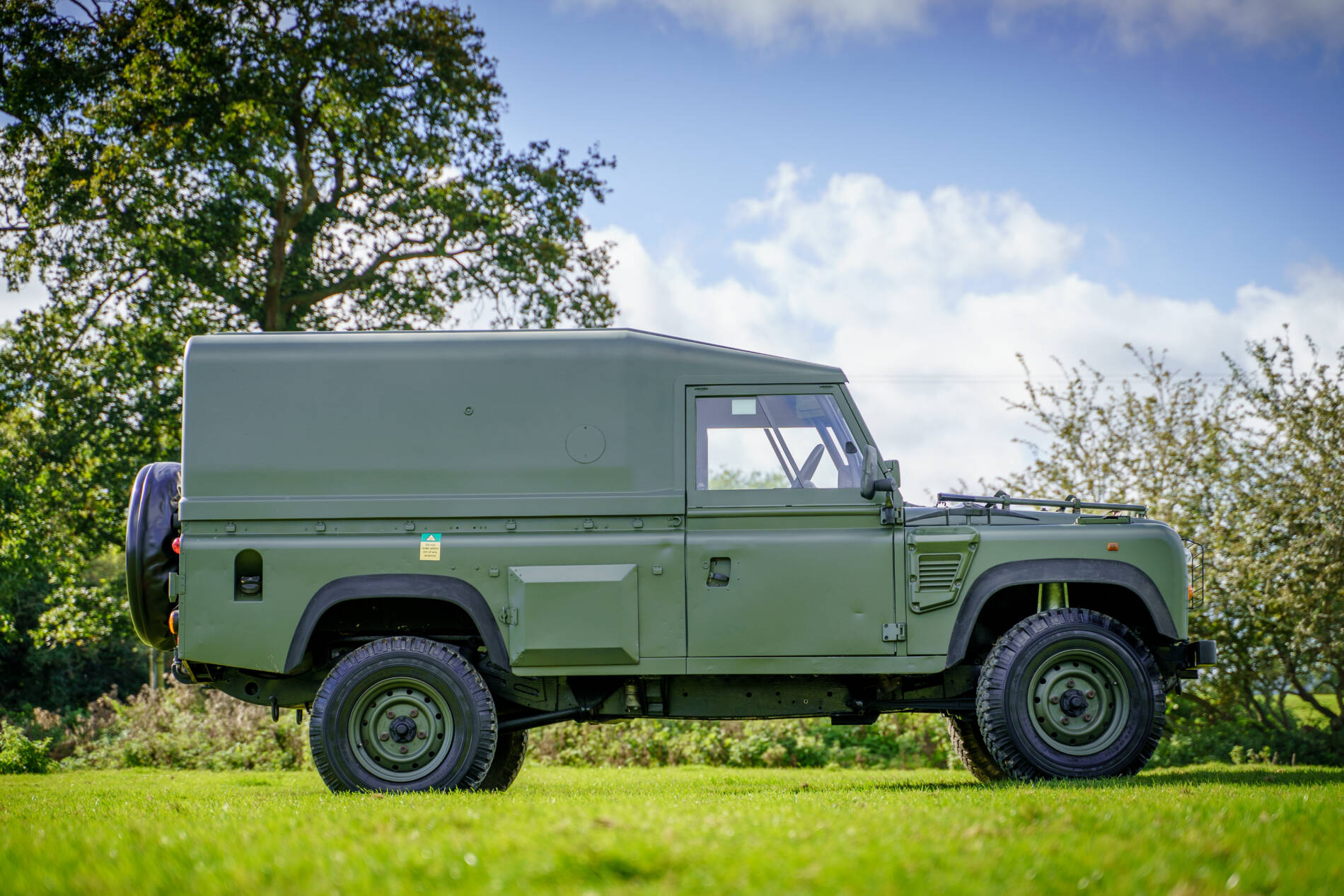 Land Rover Defender 110 300 Tdi Wolf Ex Military 1997 ONLY 18,500 MILES