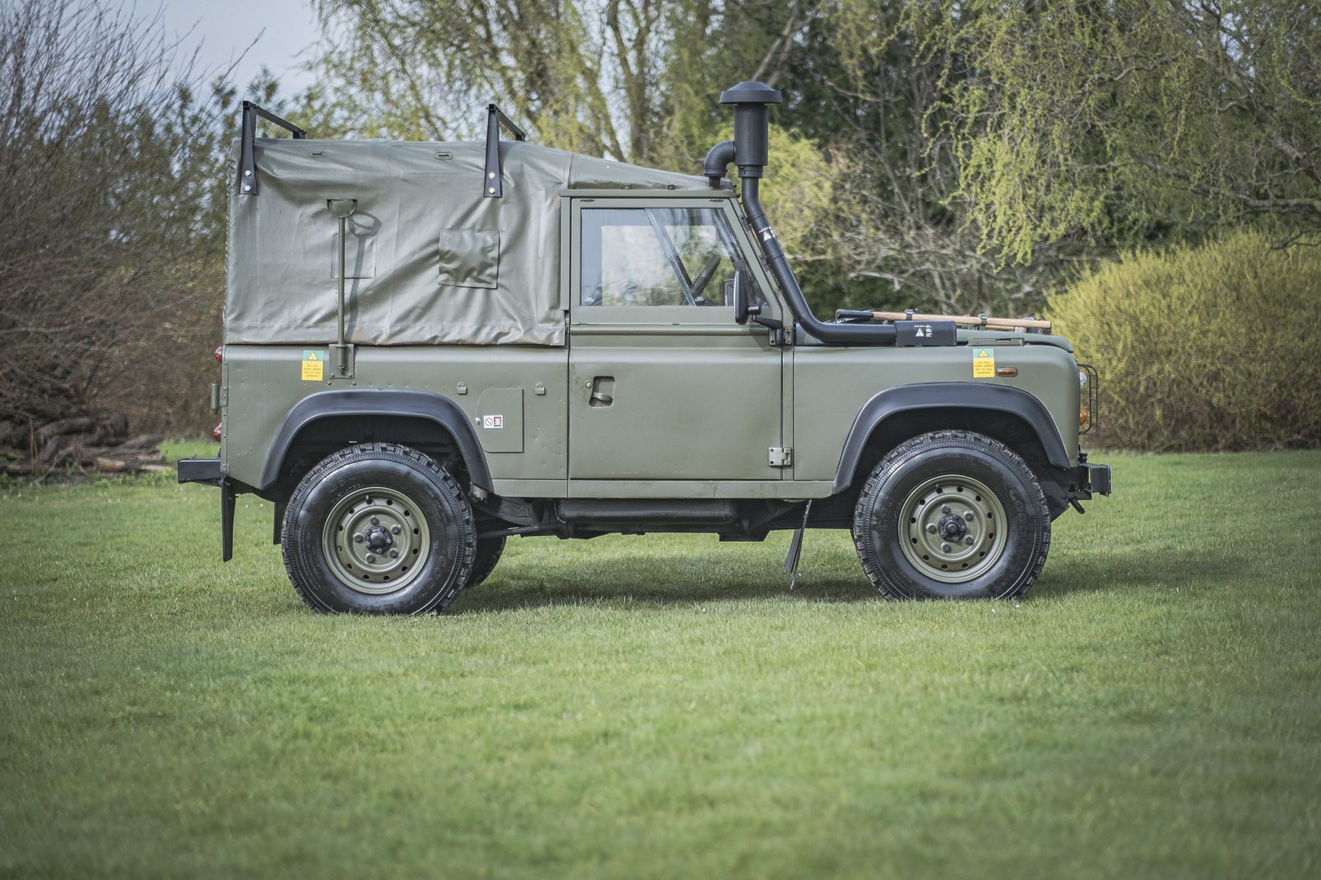 Land Rover Defender 90 300 Tdi XD Wolf Soft Top Winter/Water Variant