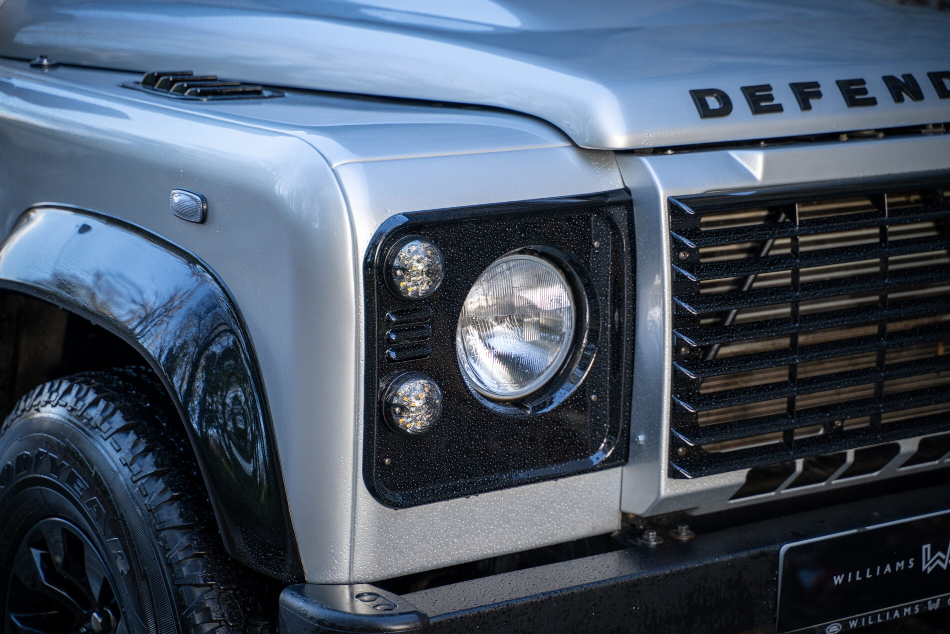 Defender Previous 2015 Rear View 2015 Land Rover Defender 90 2.2 TDCi Hard Top 1 Previous Owner 37,000 ...