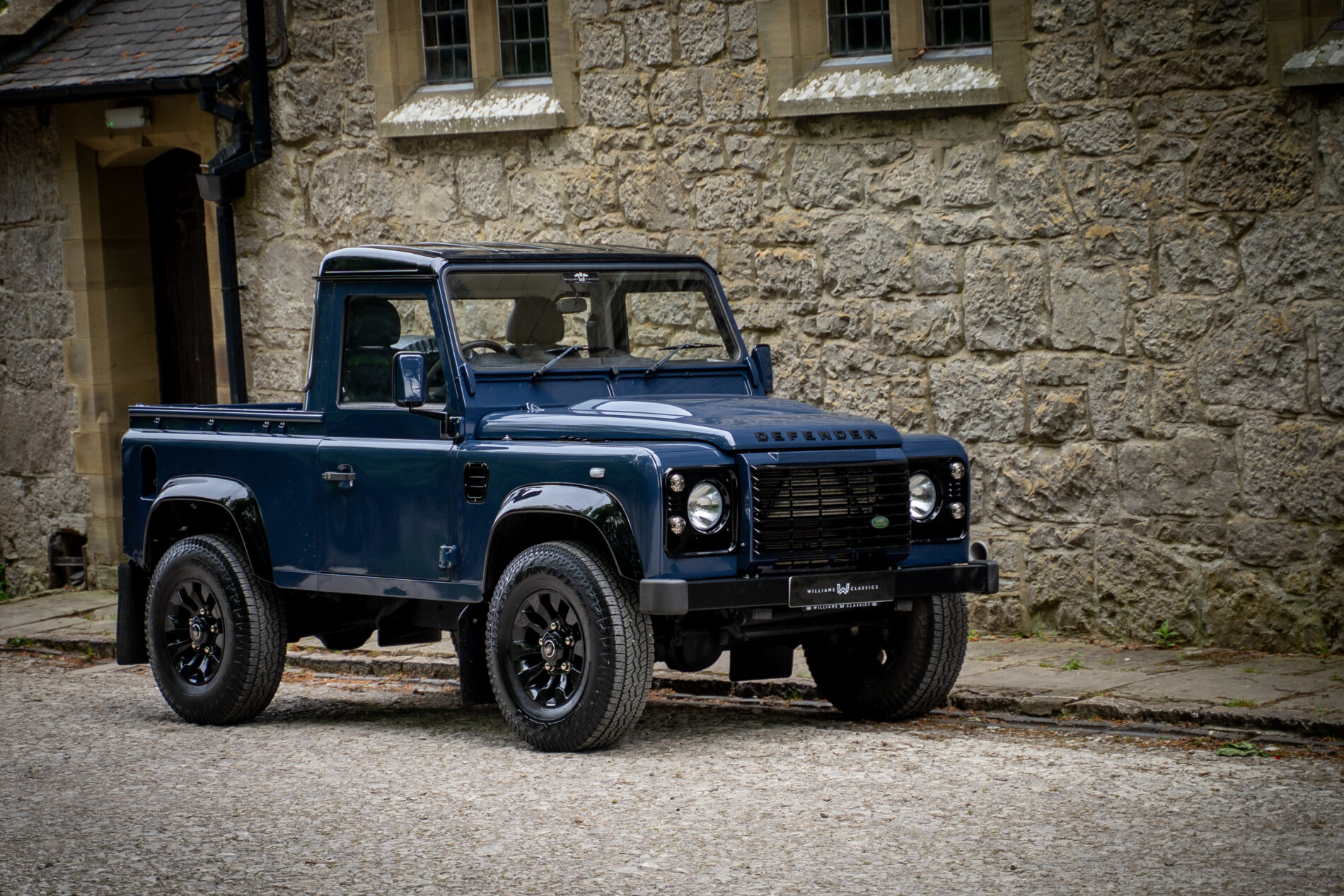 2009 Land Rover Defender 90 2.4...