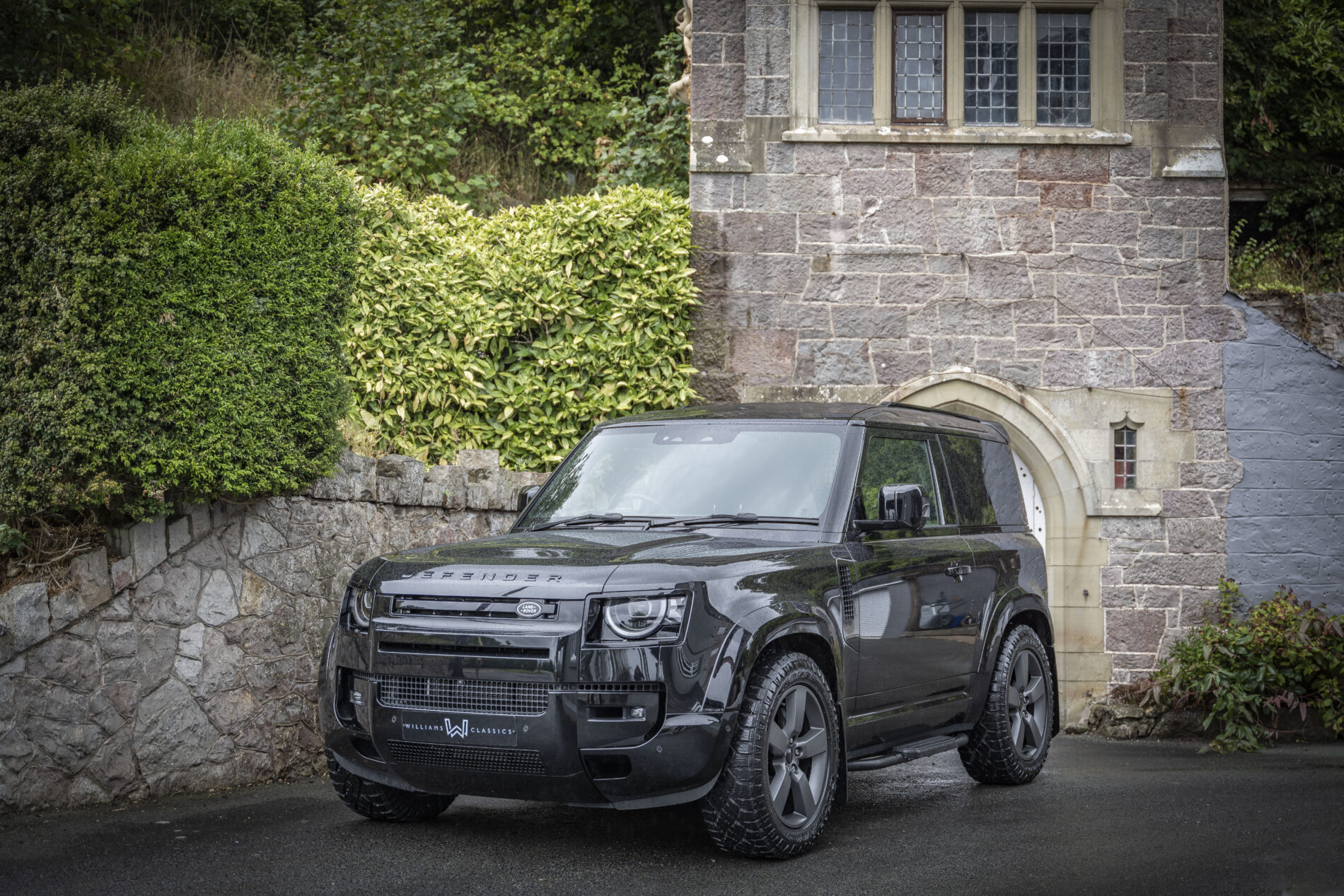 2026 Land Rover Defender 90 3.0...